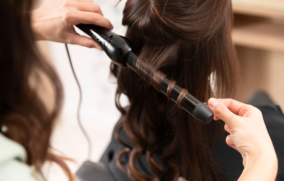 あなたに似合うヘアメイクで、<br />
トータルビジュアルプロデュースを。